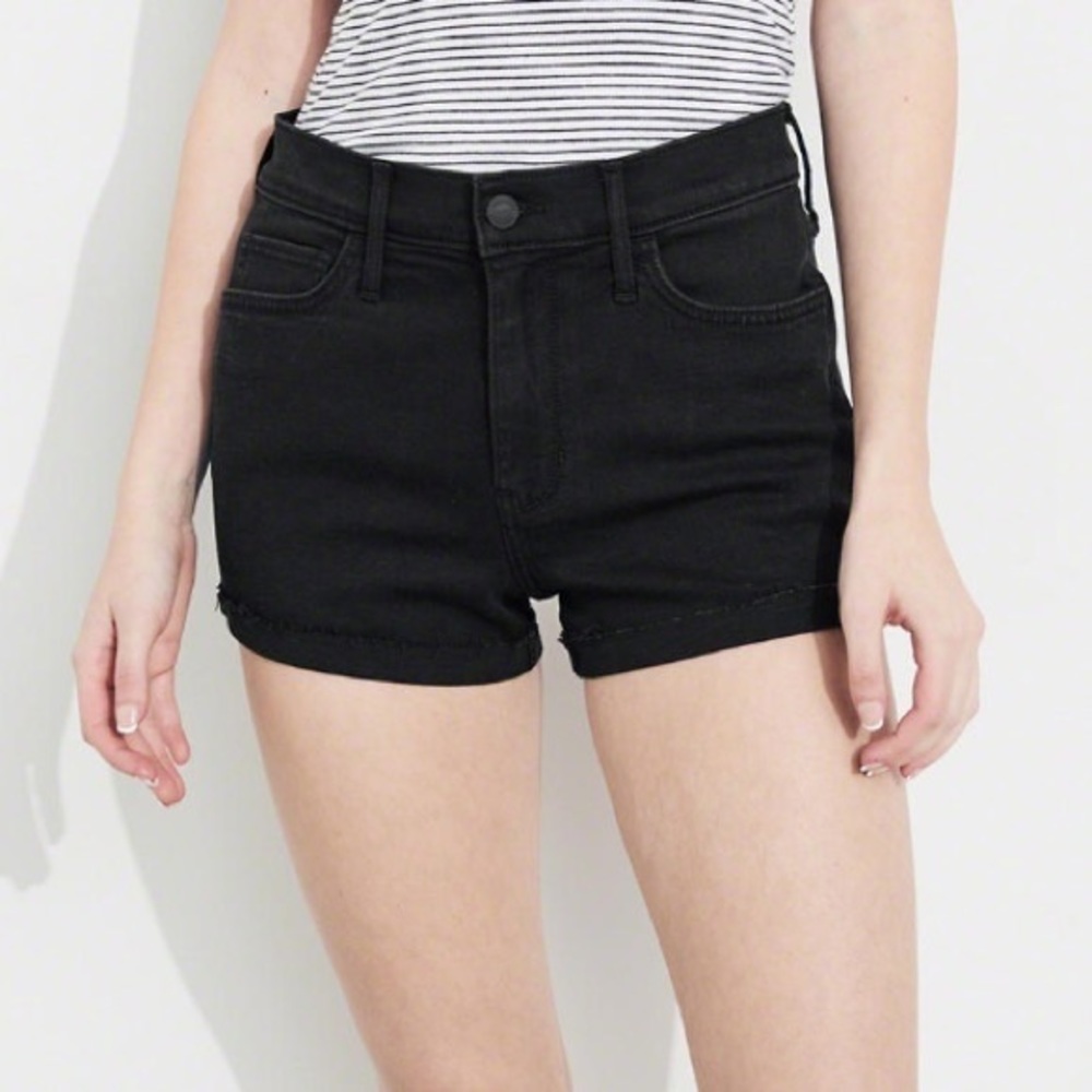 Hollister Short-Short High Rise in Black (size 13/31W)